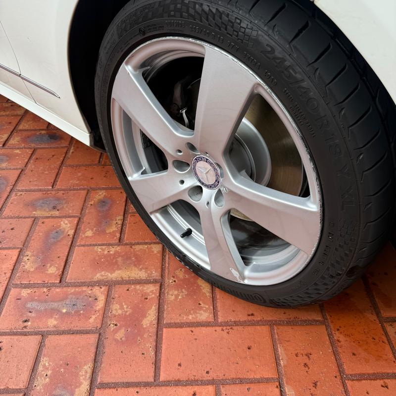 Mercedes E-Class after a MAD detail: wheels and tyres